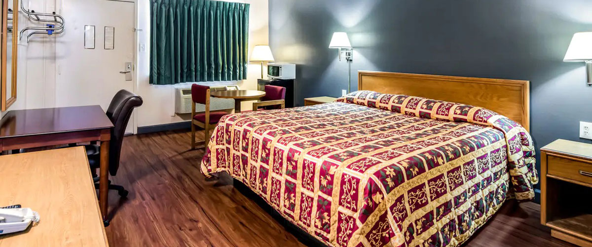 Attractive Room With King Bed